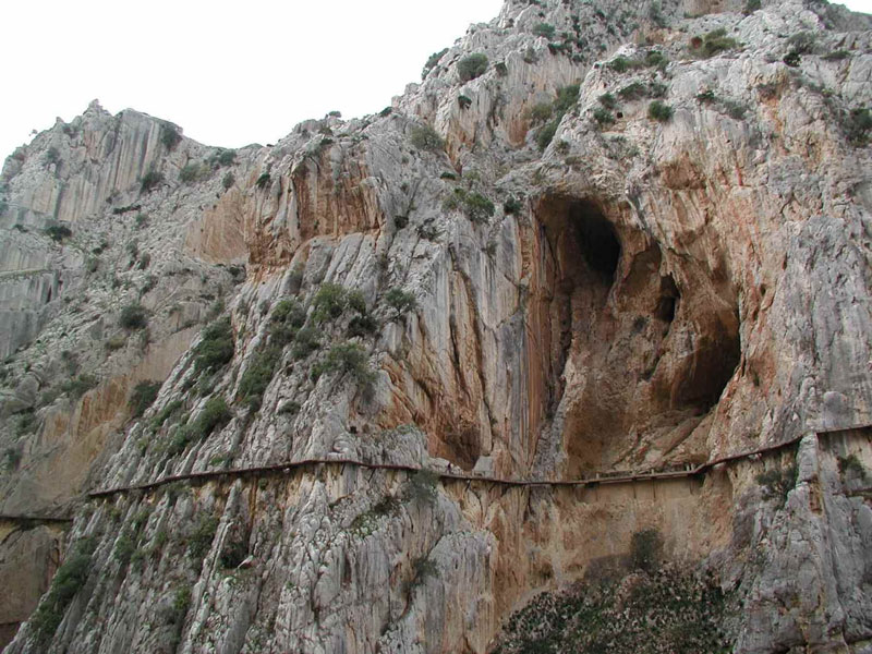 Королевская тропа (исп. El Caminito del Rey) — один из самых опасных туристических маршрутов в мире.