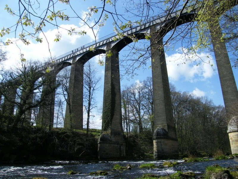 Акведук Понткисиллте - прогулка на высоте 38 метров.